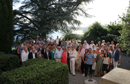 Rund 70 Rotarierinnen, Rotarier und Gäste feierten im Herzen des Lavaux das Jubiläum und ihr Engagement. (Foto: zvg)